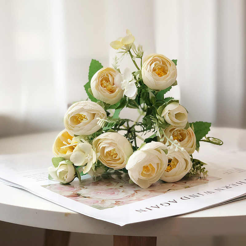 Colourful creations: handcrafted florals for every mood with different colours 6 heads