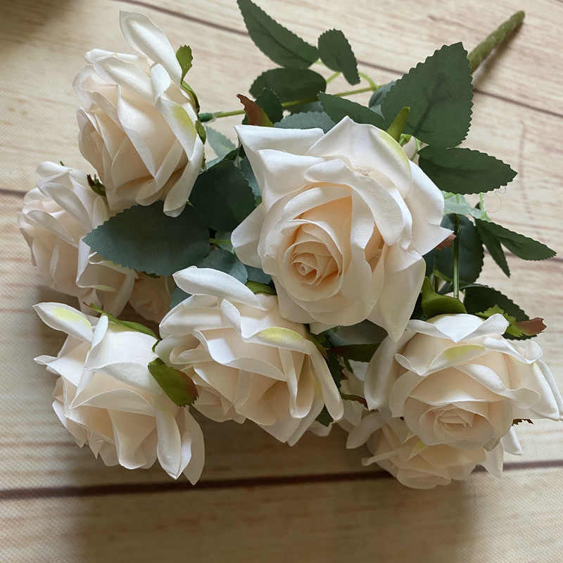 Evergreen elegance flawless flowers for every space with different colours. 9 heads
