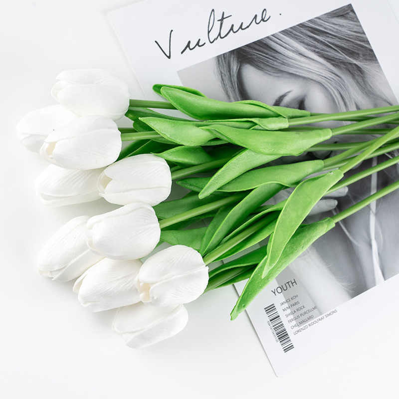 Floral perfection without the fuss with different colours bunch of 10 sticks