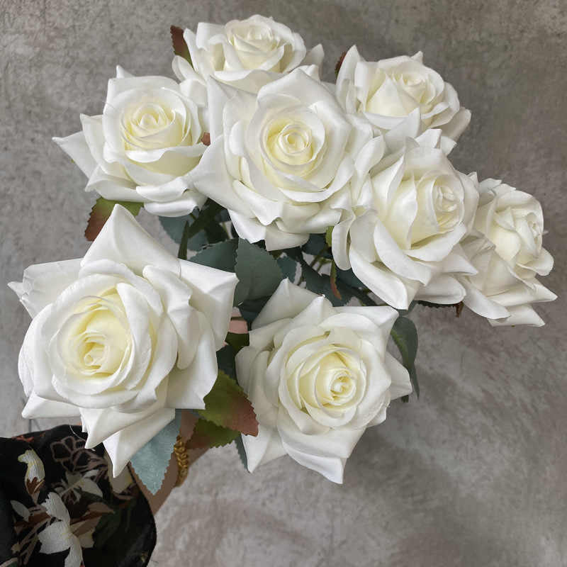 Evergreen elegance flawless flowers for every space with different colours. 9 heads